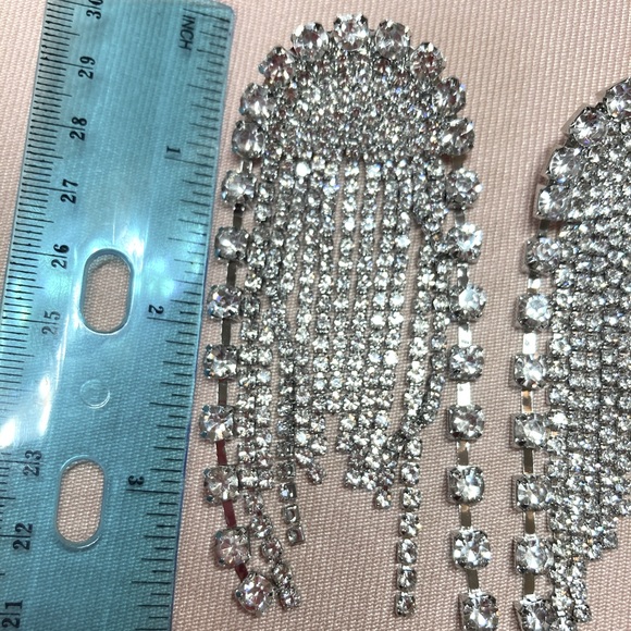 🌟 Rhinestone Silver Earrings - Picture 4 of 4